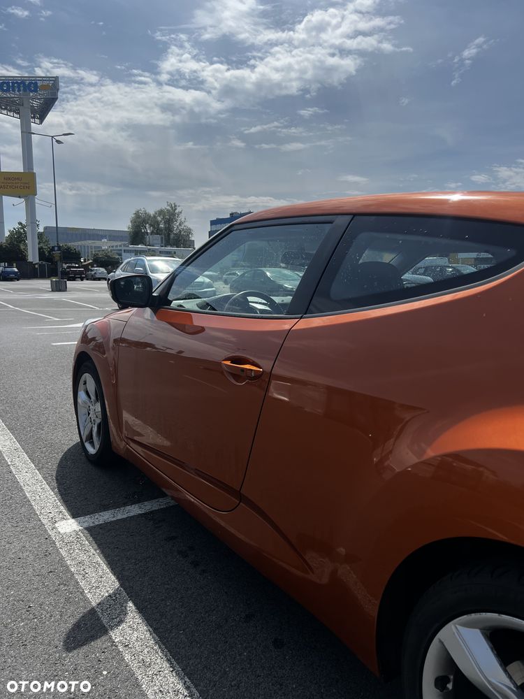 Hyundai Veloster 1.6 GDI Comfort - 13