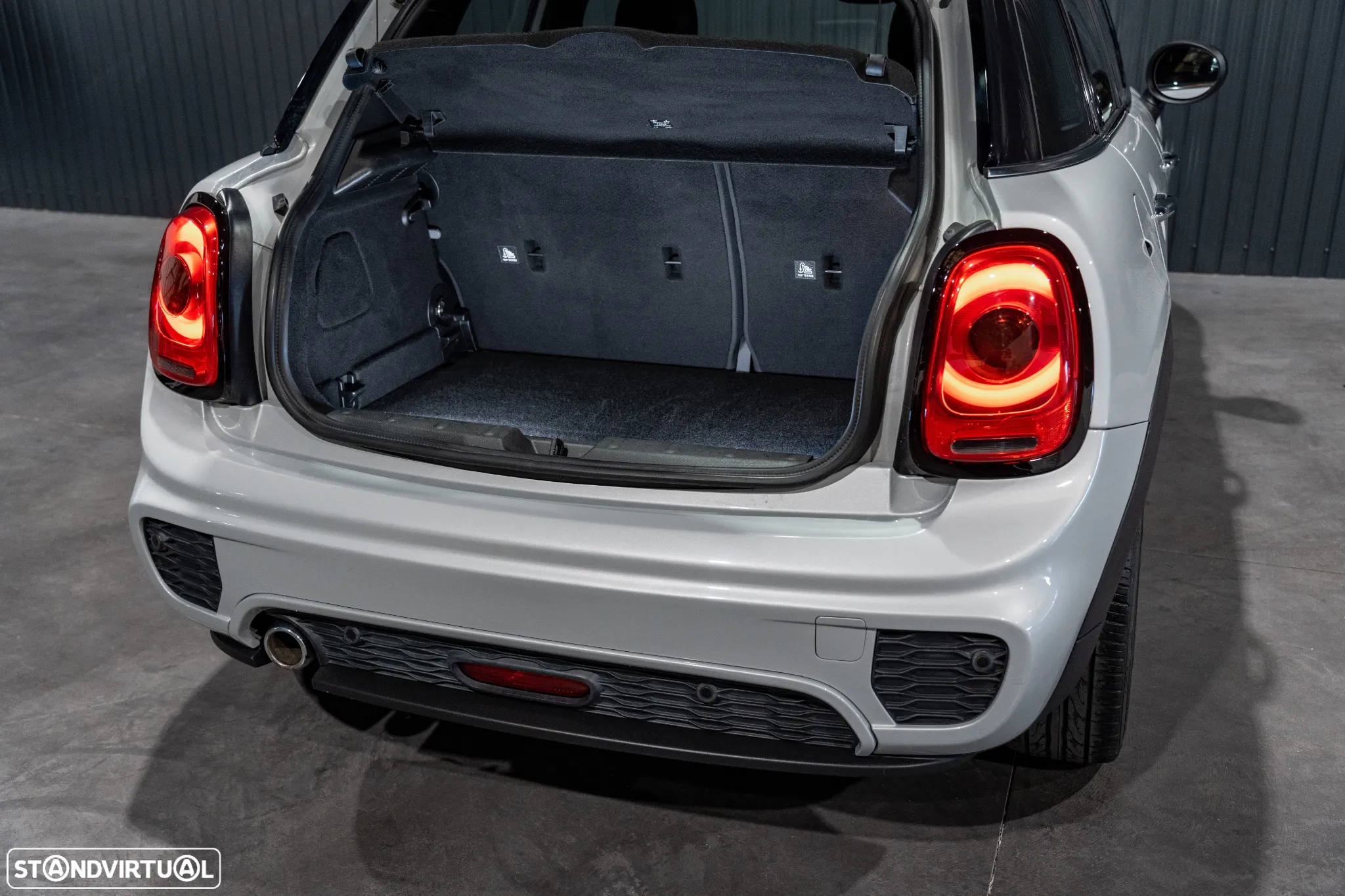 MINI 5 Portas Cooper D Auto - 58
