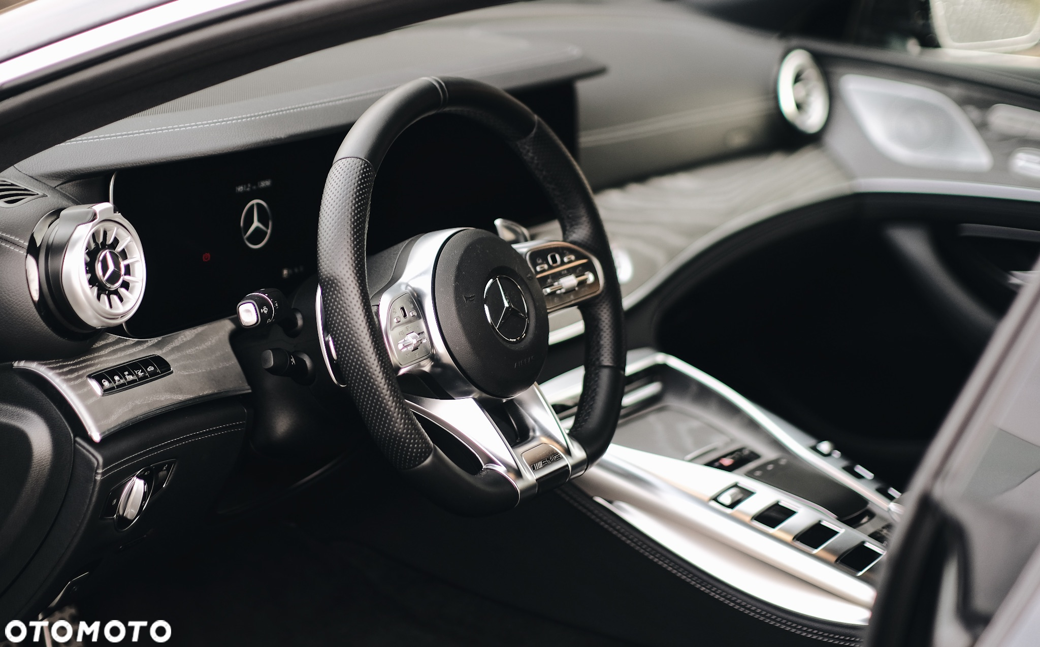 Mercedes-Benz AMG GT 43 4Matic+ Coupe 4D Speedshift TCT 9G - 17