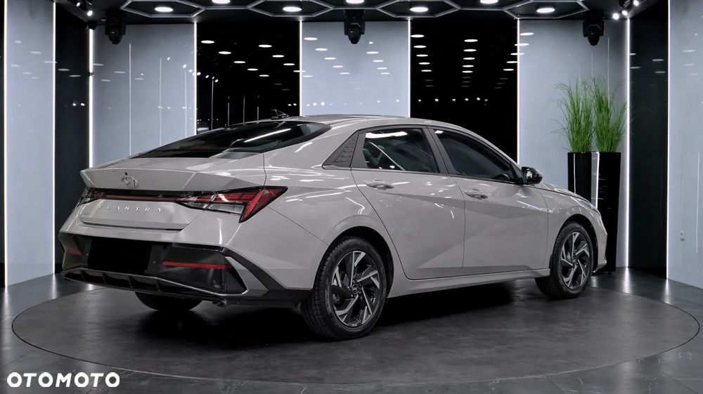 Hyundai Elantra 1.6 Smart CVT - 6