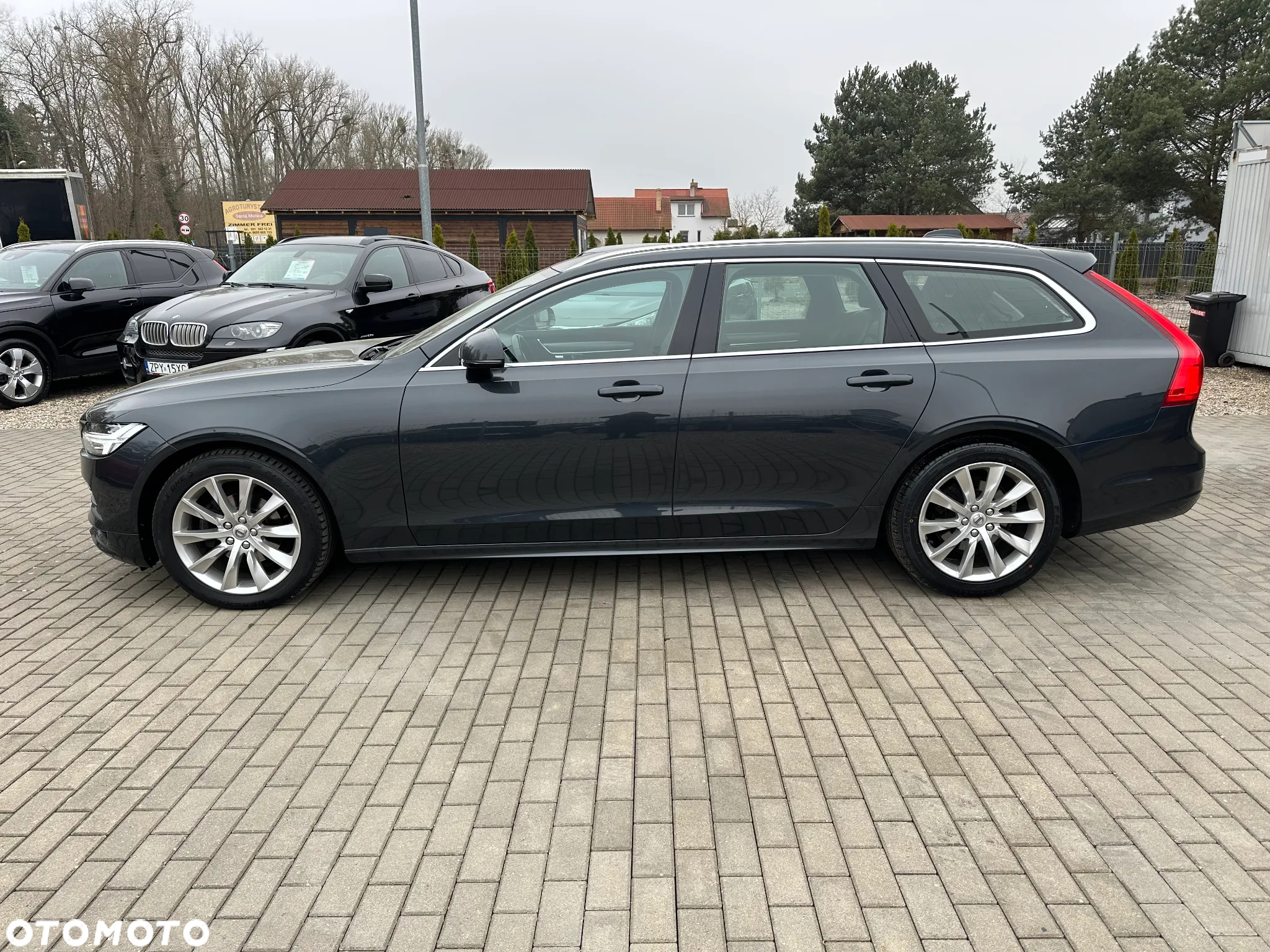 Volvo V90 D3 Momentum Pro - 3