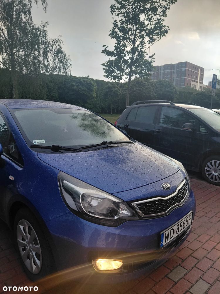 Kia Rio 1.2 L - 3