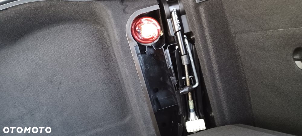 Mercedes-Benz Klasa E 200 Kompressor Avantgarde - 16