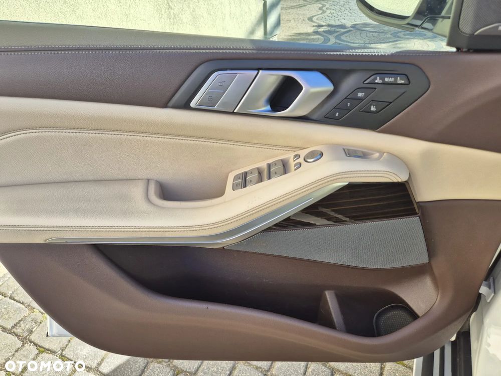 BMW X7 xDrive40i - 23