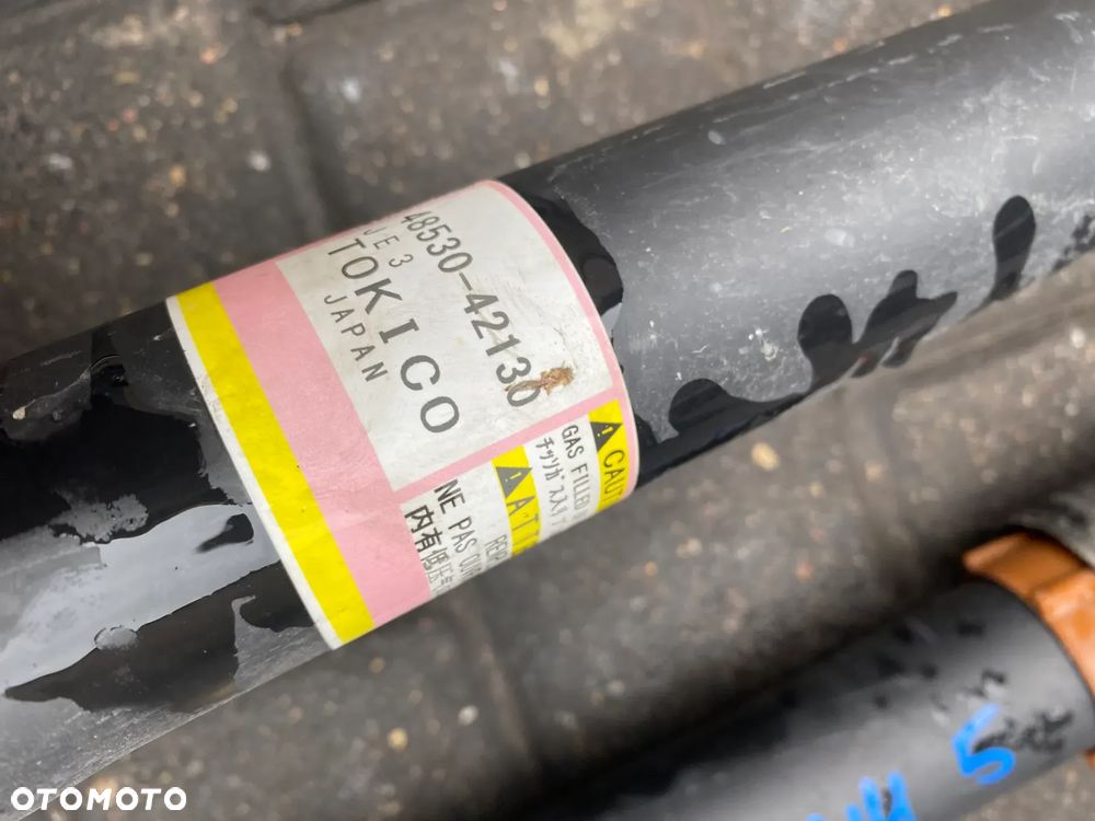 Amortyzator tylny | Toyota RAV4 | RAV-4 V - 48530-42130 - komplet - 3