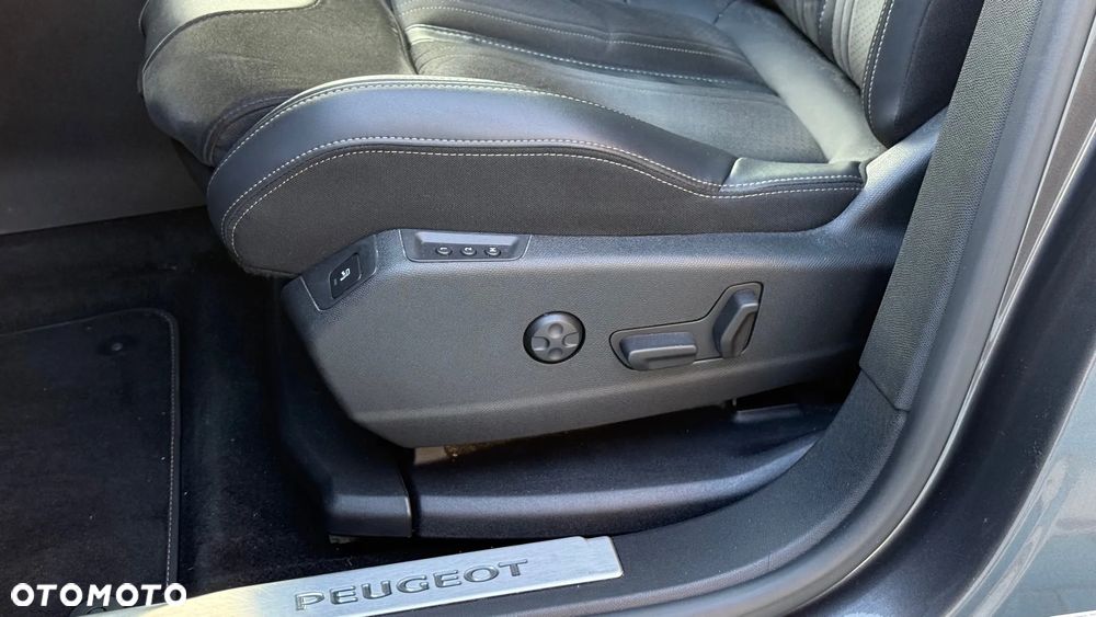 Peugeot 3008 1.2 PureTech GT Pack S&S EAT8 - 21