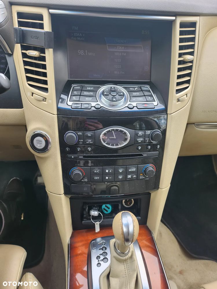 Infiniti Q70 3.0d S - 11