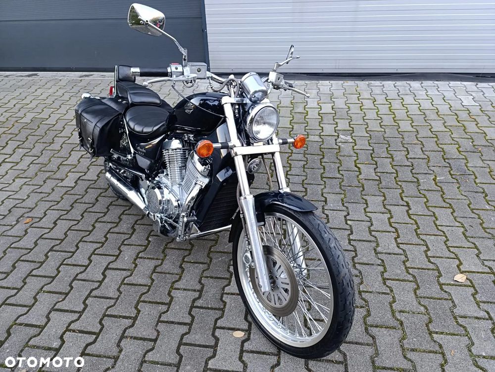 Suzuki Intruder - 13