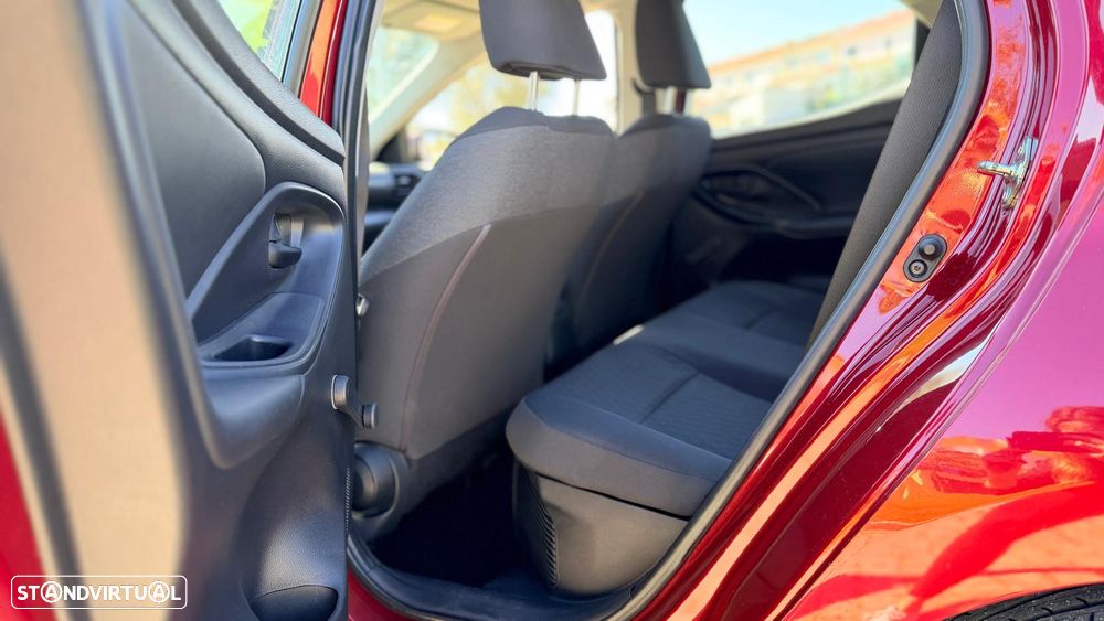 Toyota Yaris 1.5 HDF Comfort Plus - 23