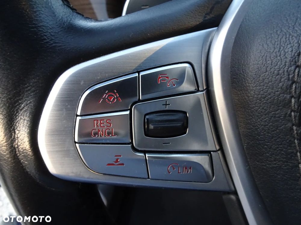 BMW Seria 7 750Ld xDrive - 26
