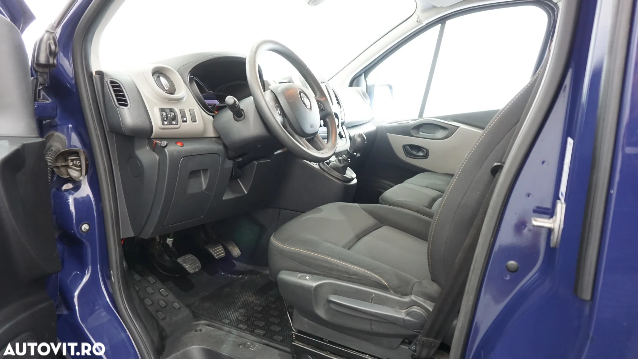 Renault Trafic - 9
