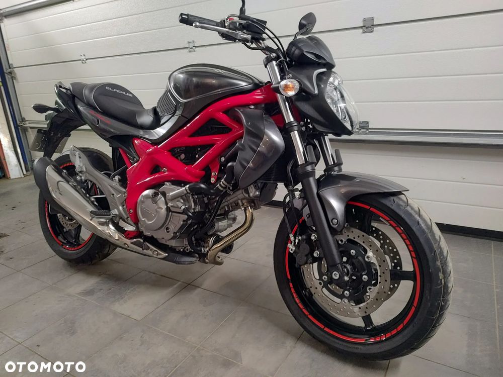 Suzuki Gladius - 9