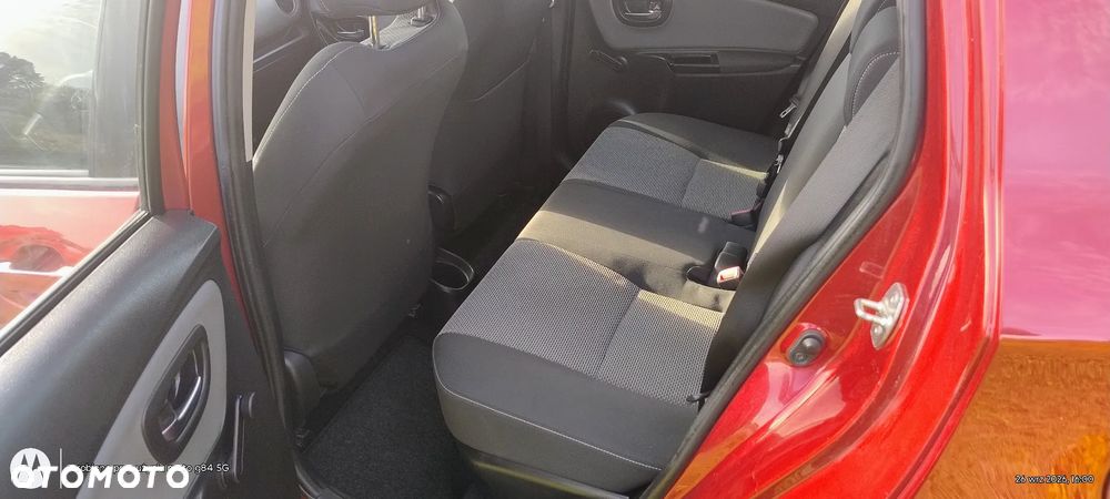 Toyota Yaris Hybrid 100 Premium - 28