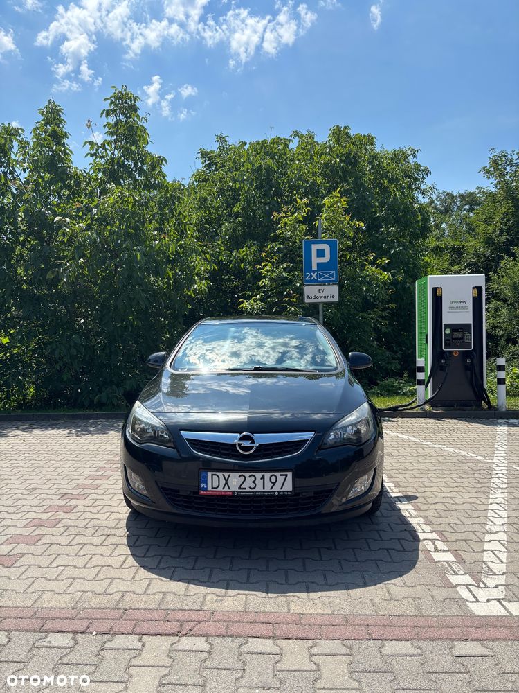 Opel Astra 1.6 Turbo - 2
