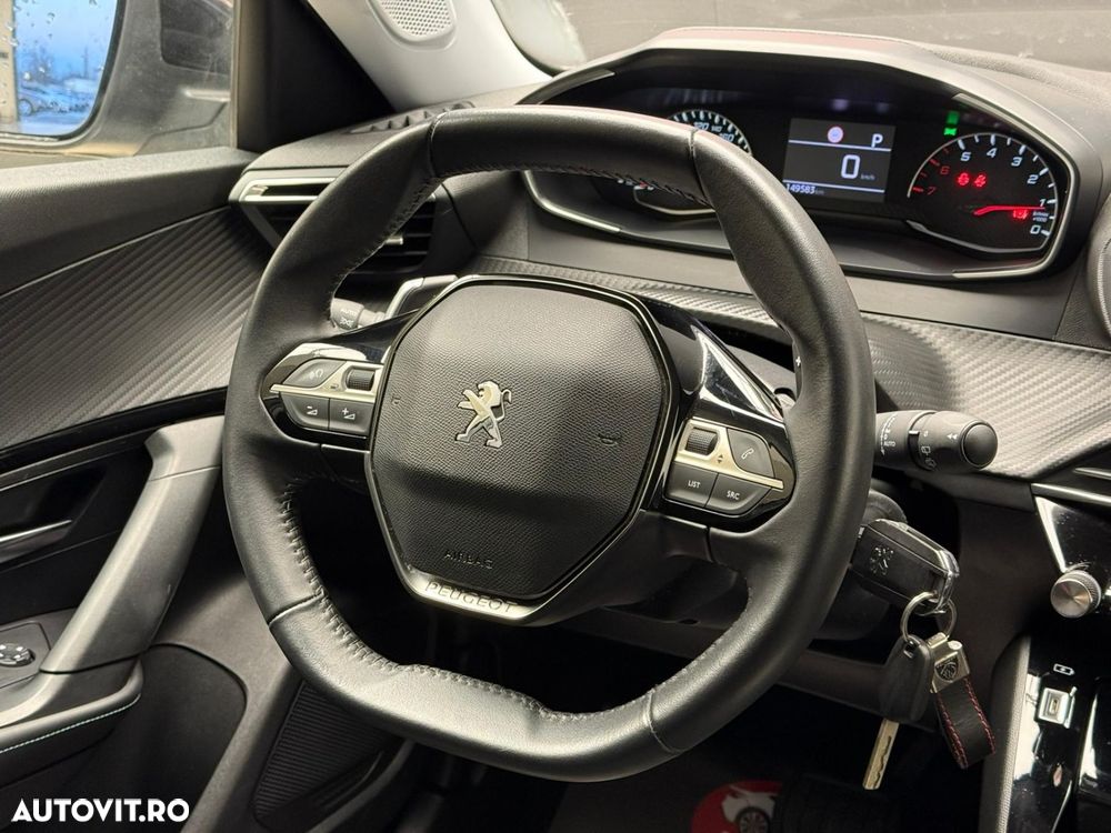 Peugeot 2008 - 9
