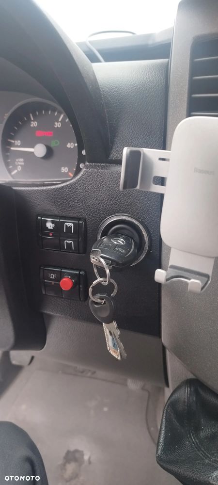 Mercedes-Benz Sprinter - 11