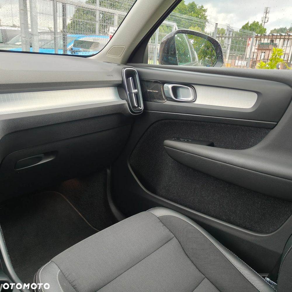 Volvo XC 40 T5 AWD Momentum Pro - 21