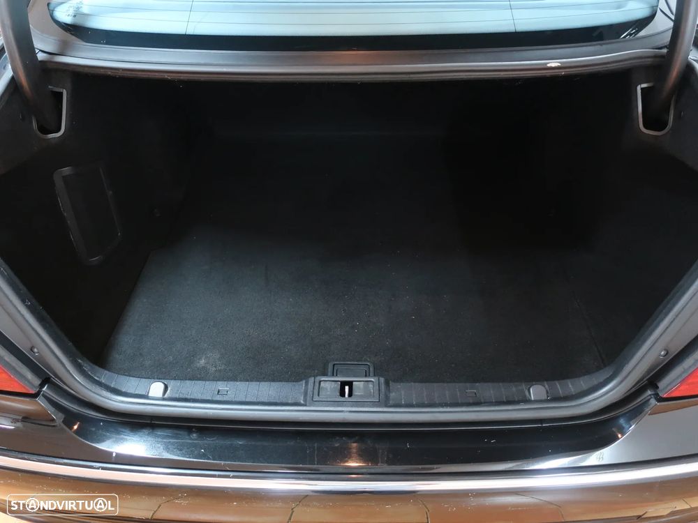 Mercedes-Benz E 220 CDI Auto Avantgarde - 13