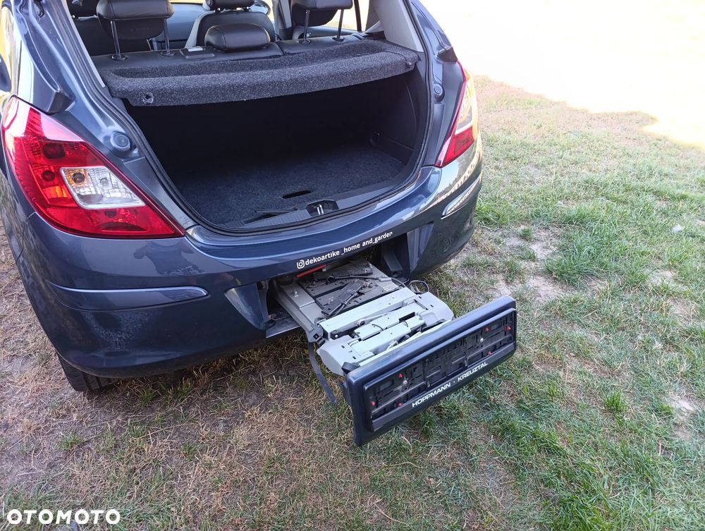 Opel Corsa 1.4 16V Cosmo - 19