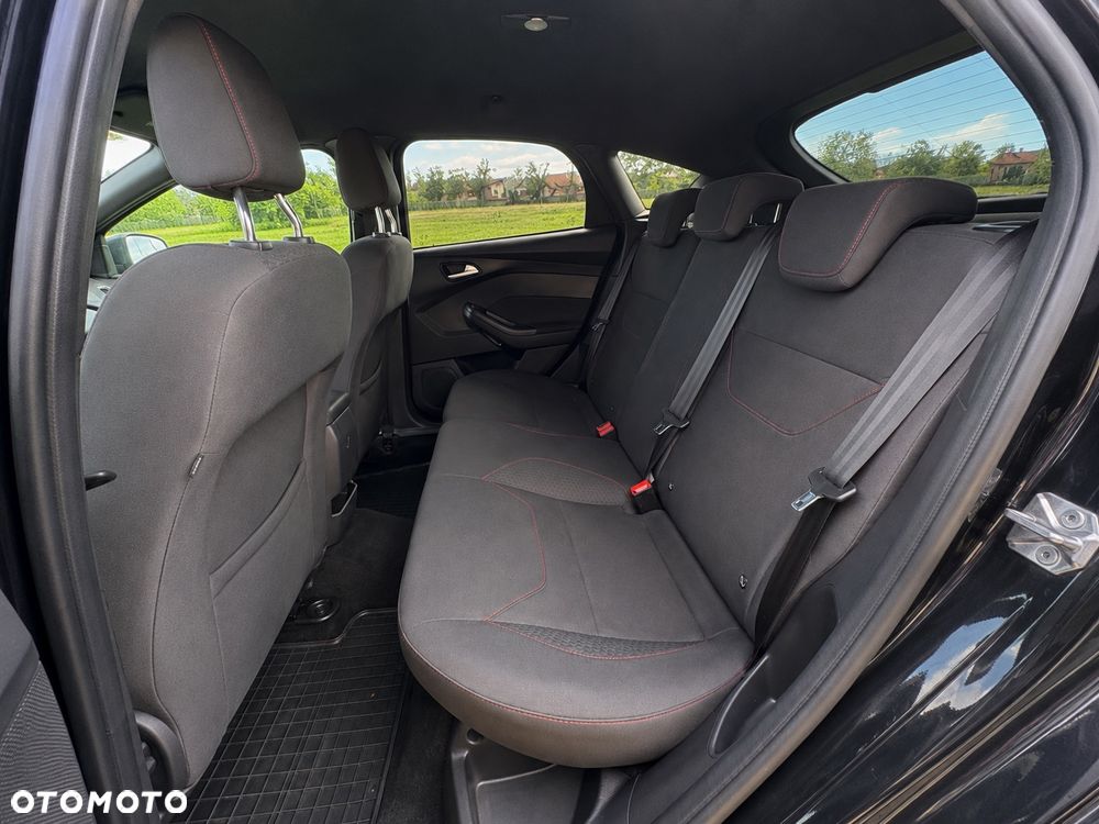 Ford Focus 1.0 EcoBoost Start-Stopp-System ST-LINE DESIGN - 11