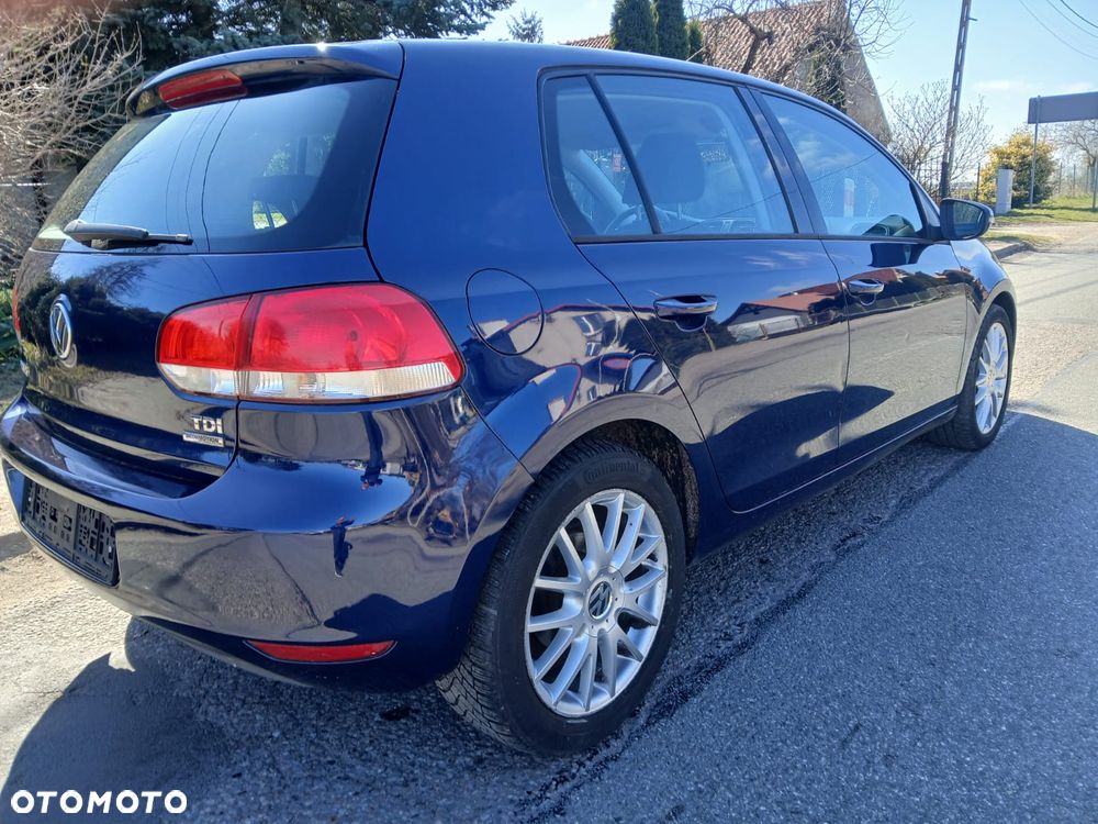 Volkswagen Golf - 6