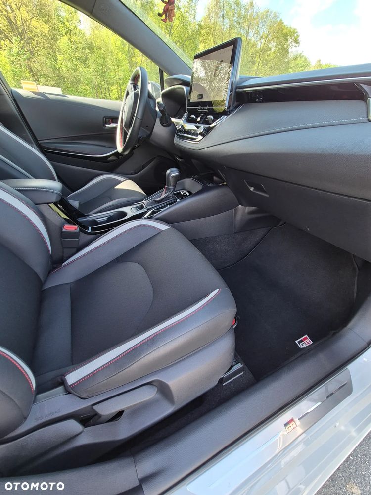 Toyota Corolla 2.0 Hybrid GR Sport Dynamic - 11