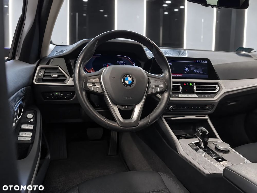 BMW 3 Series 2022 photo 5