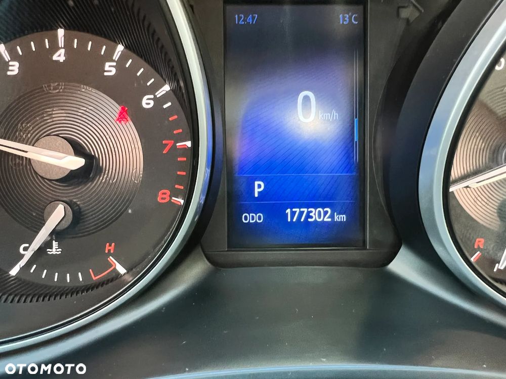 Toyota Avensis 1.8 Premium MS - 11