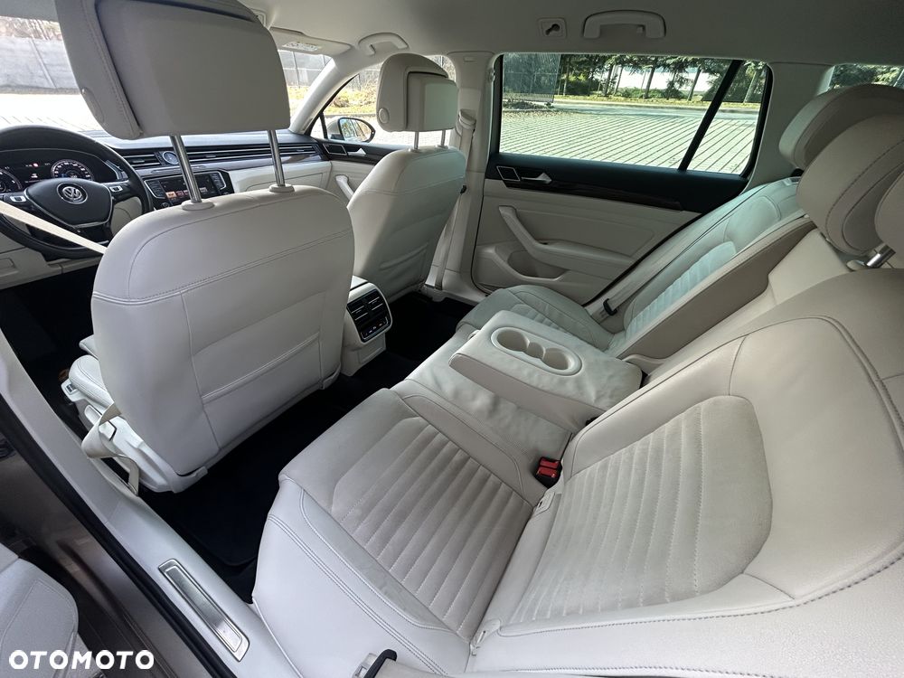 Volkswagen Passat - 14