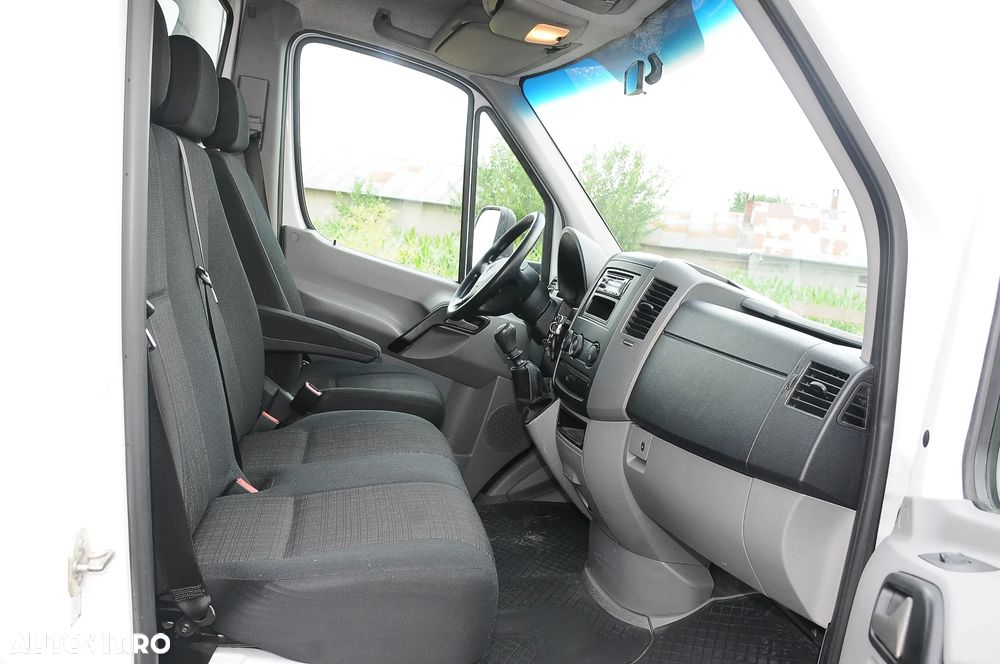 Mercedes-Benz Sprinter - 12