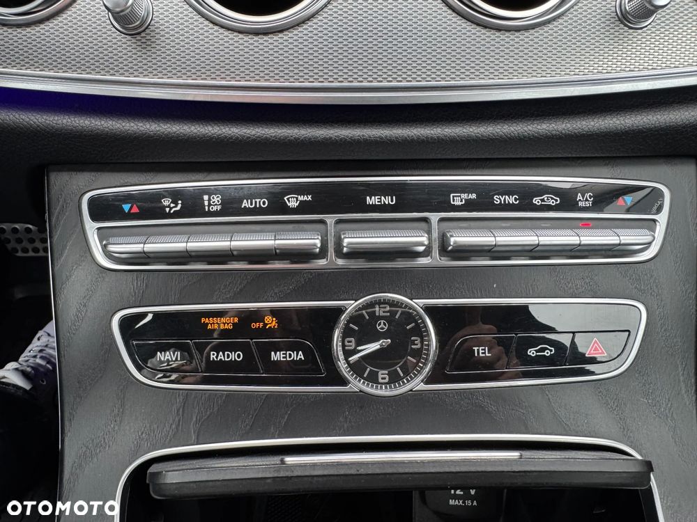 Mercedes-Benz Klasa E 220 d 9G-TRONIC - 19