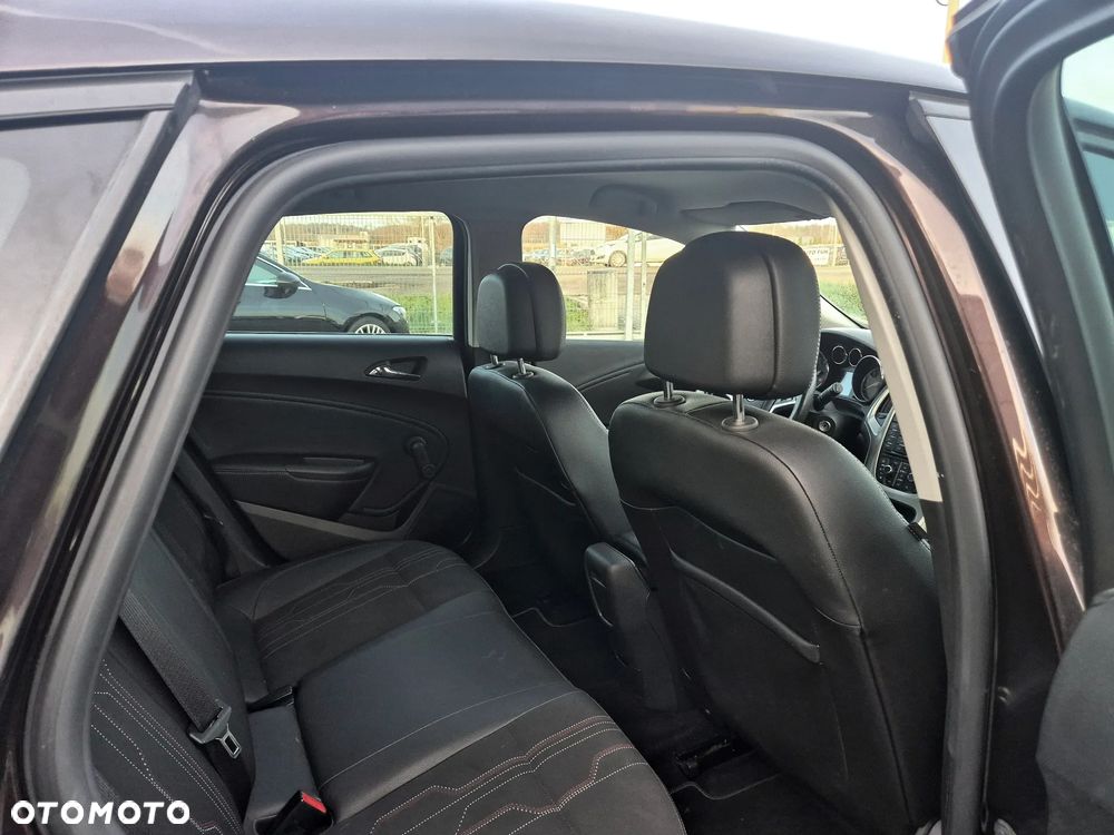 Opel Astra 1.4 Turbo 150 Jahre - 32