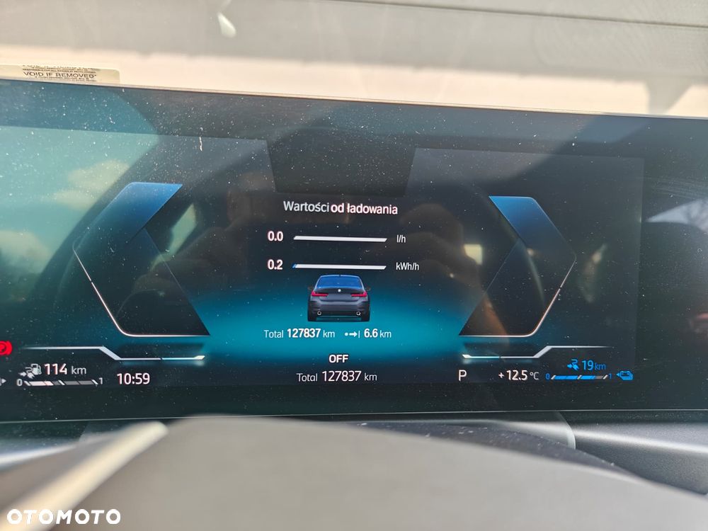 BMW Seria 3 330e M Sport - 32