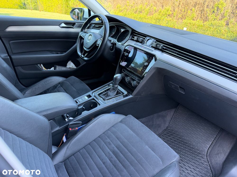 Volkswagen Passat - 21