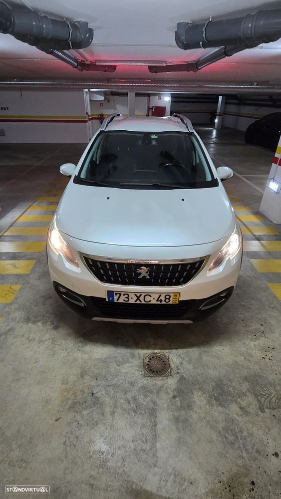 Peugeot 2008 1.2 PureTech Allure - 4