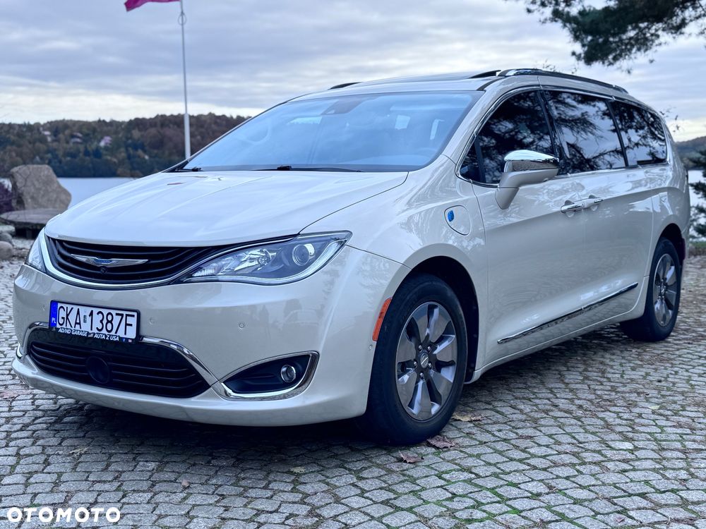 Chrysler Pacifica - 13