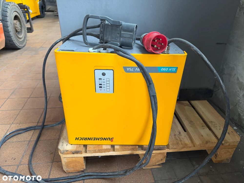 Jungheinrich 320 EFG - 13