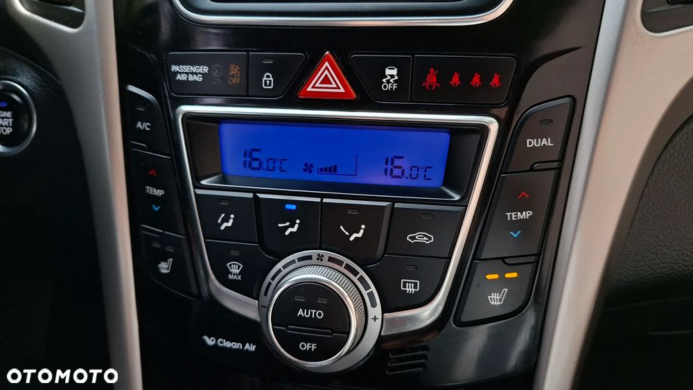 Hyundai i30 Kombi 1.6 GDi DCT Premium - 26