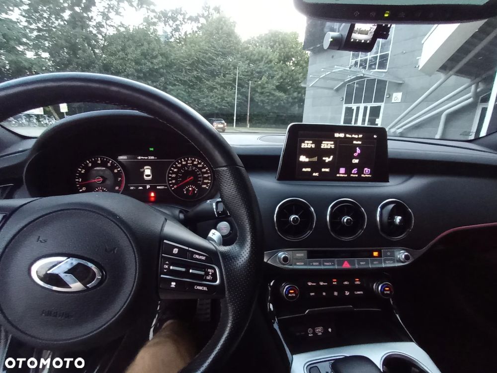 Kia Stinger - 16