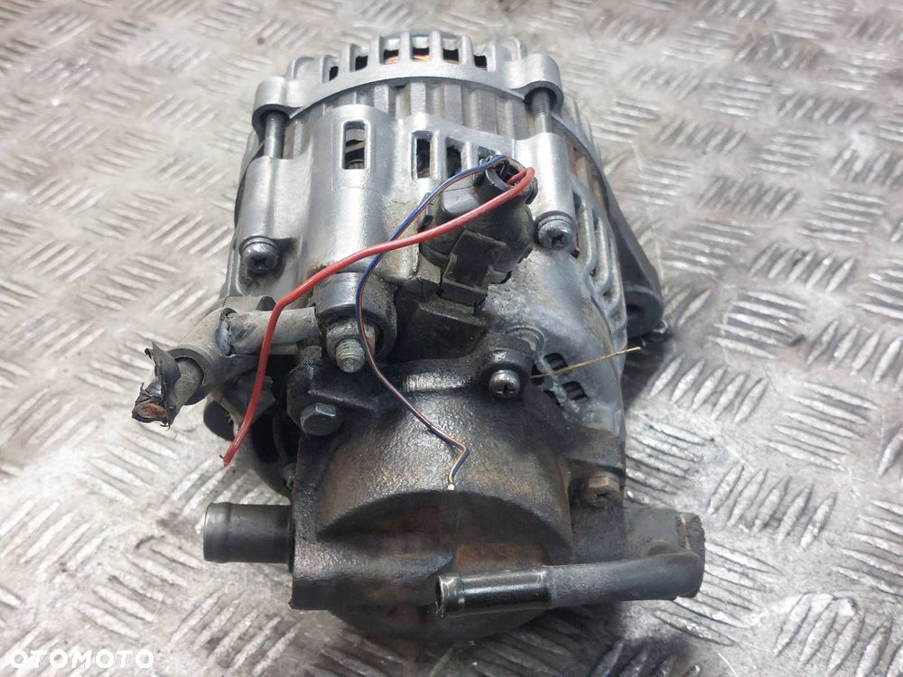 ALTERNATOR + POMPA VACUM HYUNDAI TUCSON I 2.0 CRDI 37300-27012 ID: 236677 - 5