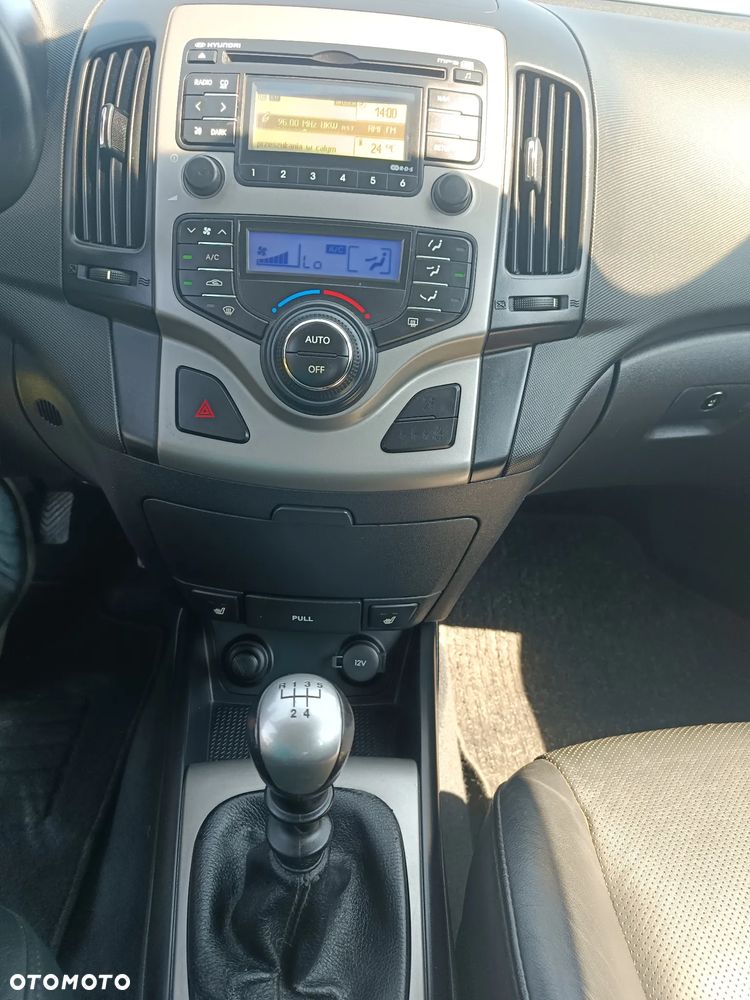 Hyundai i30 2.0 Premium - 32