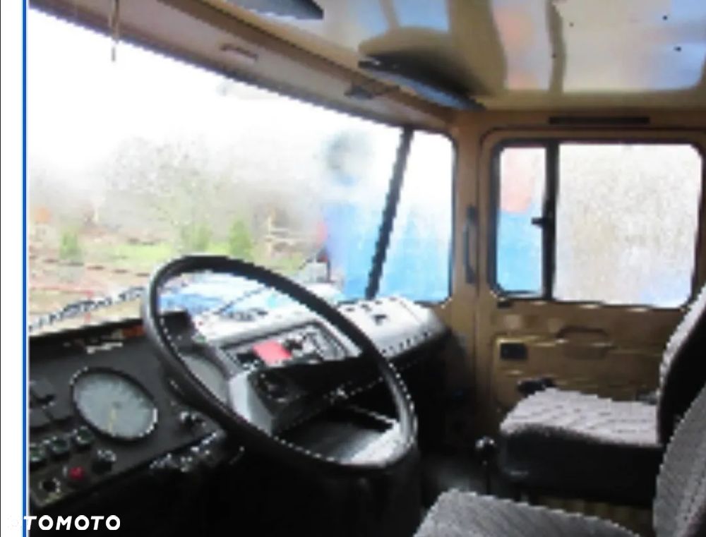 Mercedes-Benz 709 - 13