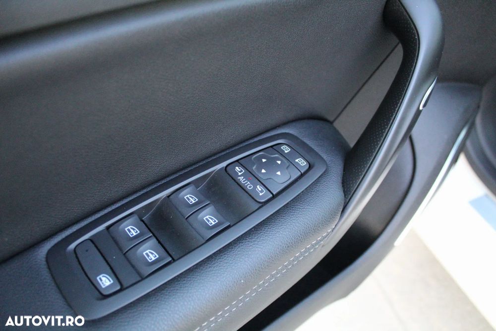 Renault Megane ENERGY dCi 130 BOSE EDITION - 12