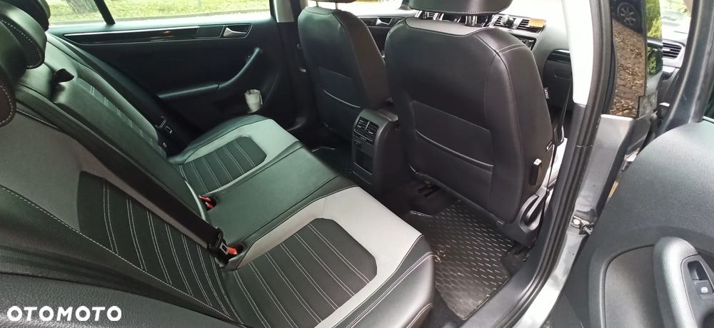 Volkswagen Jetta 1.4 TSI BMT Highline - 10