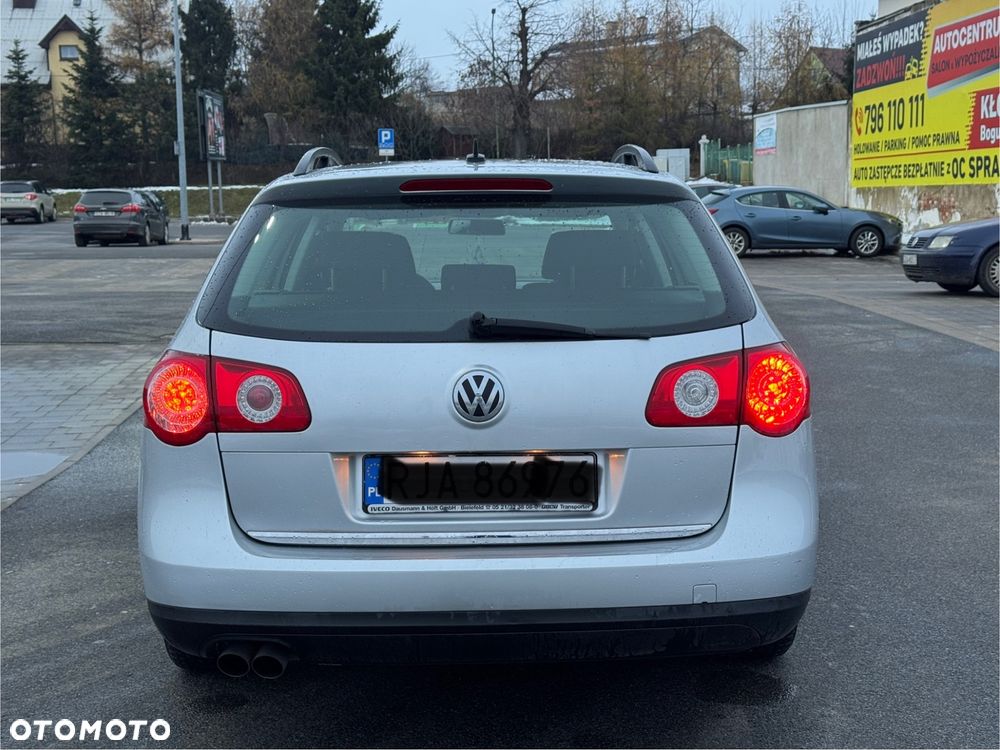 Volkswagen Passat 2.0 TDI Trendline DSG - 4