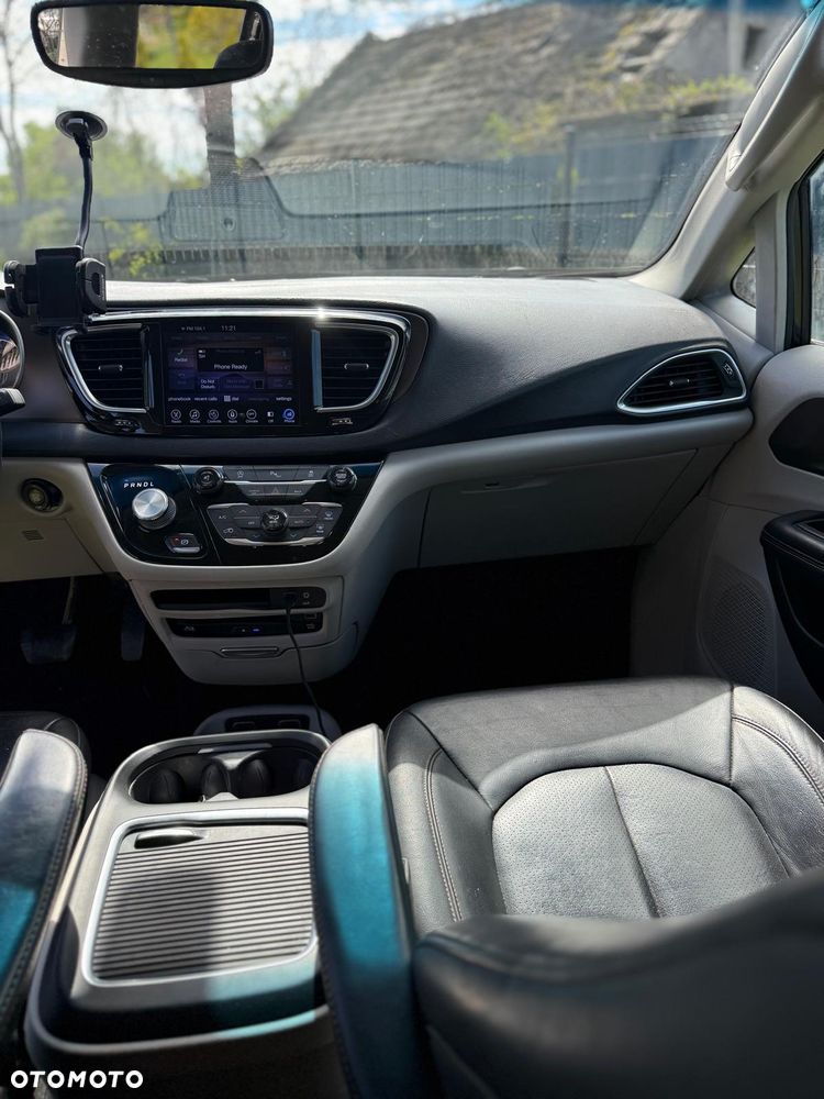Chrysler Pacifica - 17