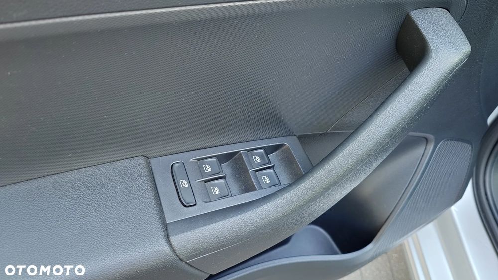 Skoda RAPID 1.6 TDI DPF Ambition - 9