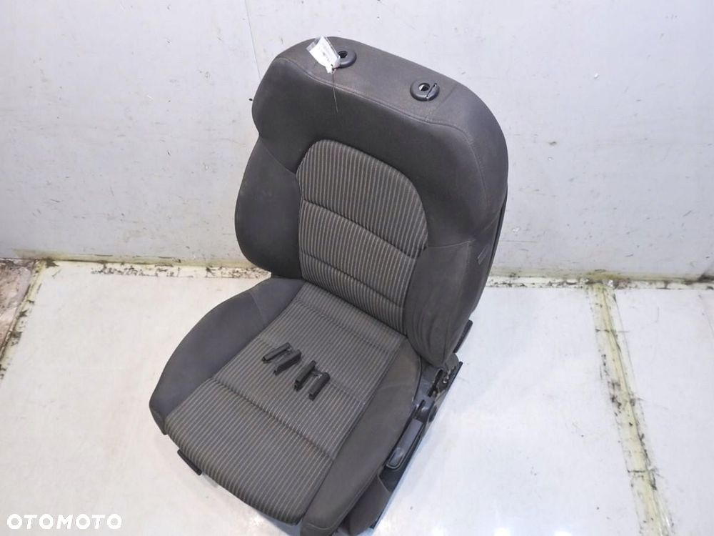FOTEL LEWY PRZÓD AUDI A4 B7 - 15