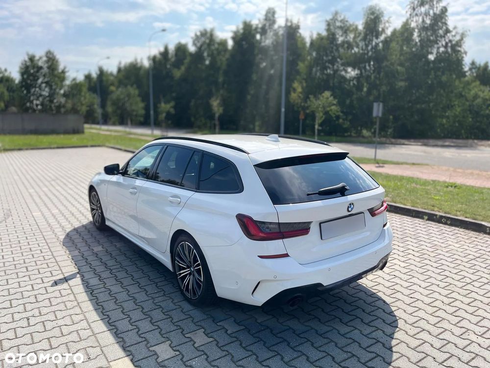 BMW Seria 3 330i - 4