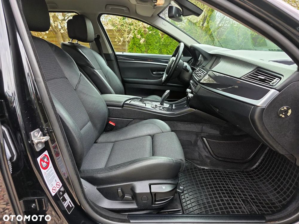 BMW Seria 5 520d - 24